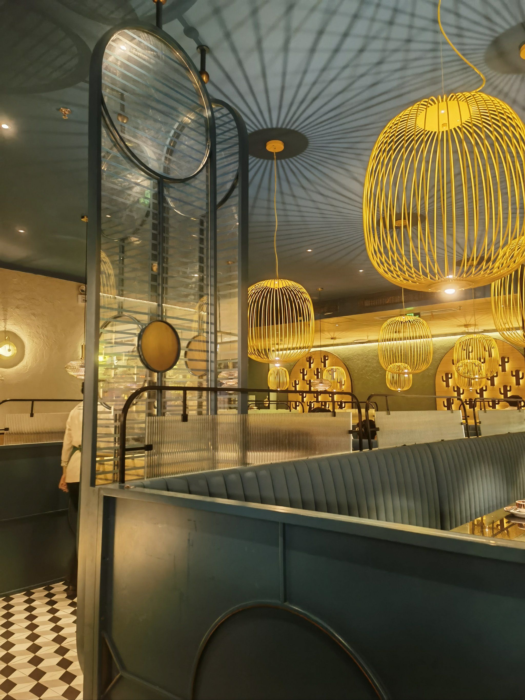 令人兴奋的餐厅破解版(令人兴奋的旅程用英语怎么说)