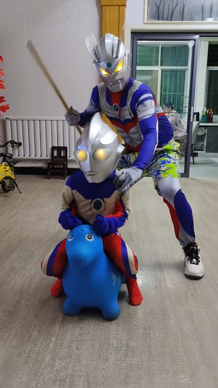 小奥特曼pk(小奥特曼play全集)