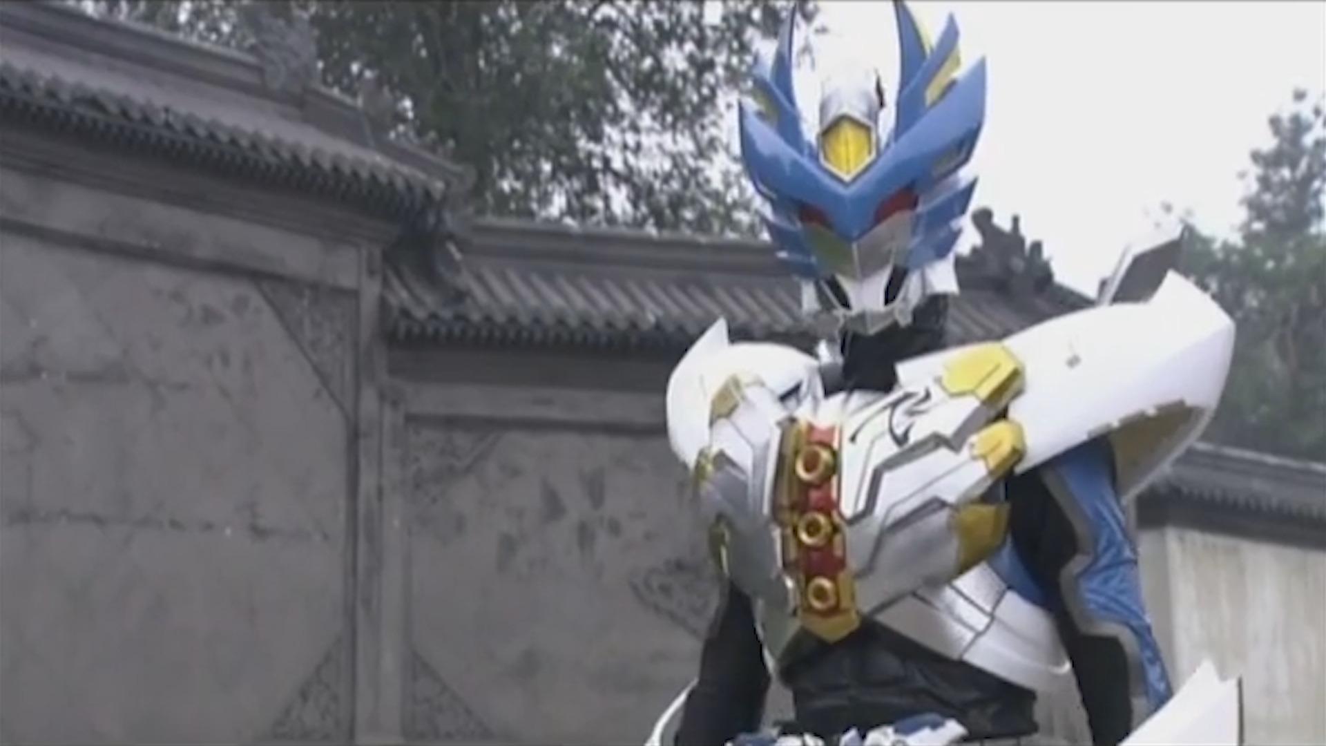 打仗铠甲勇士(铠甲勇士精彩打斗片段)