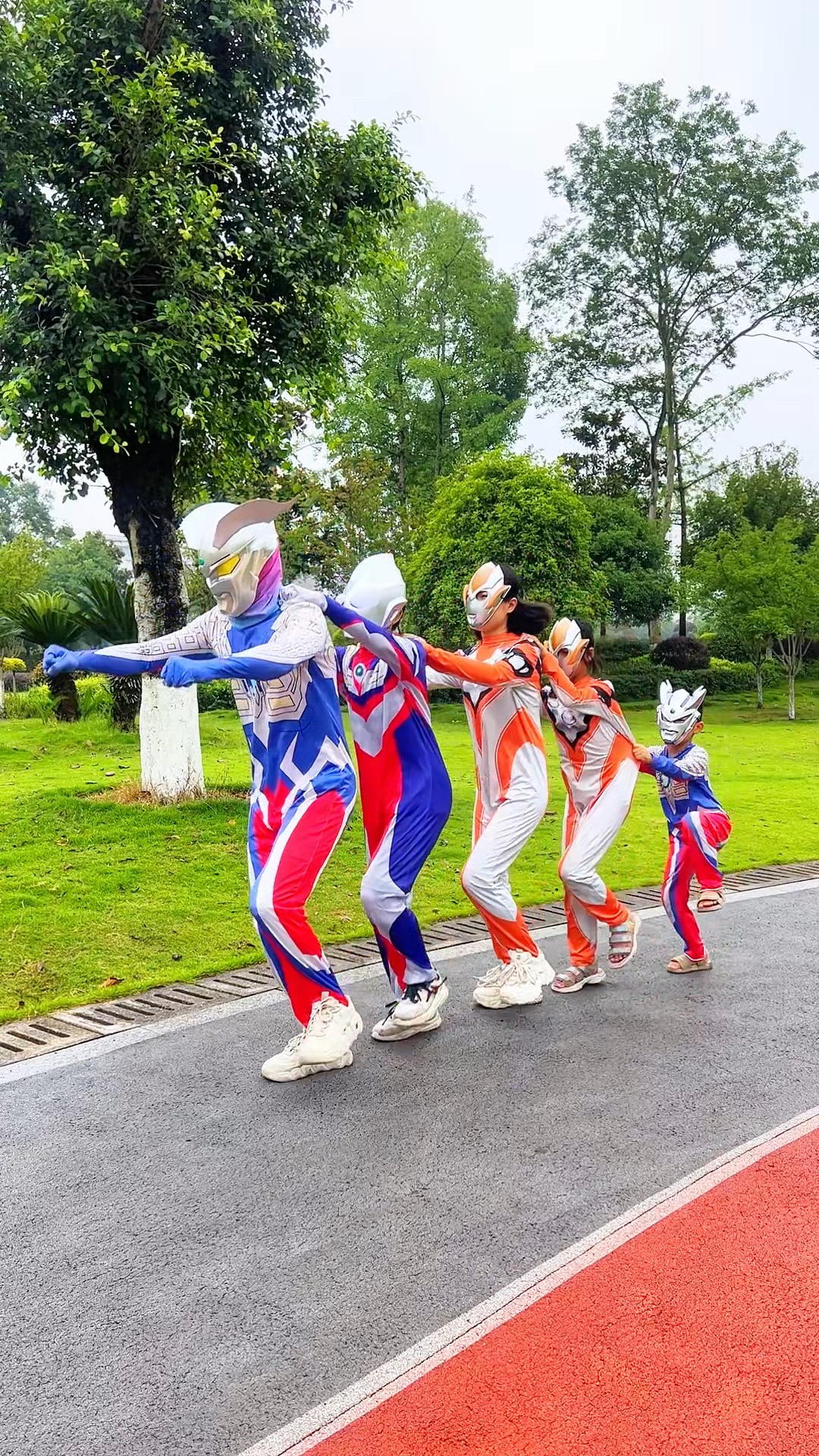 看奥特曼水上摩托(奥特曼水中拍摄现场)