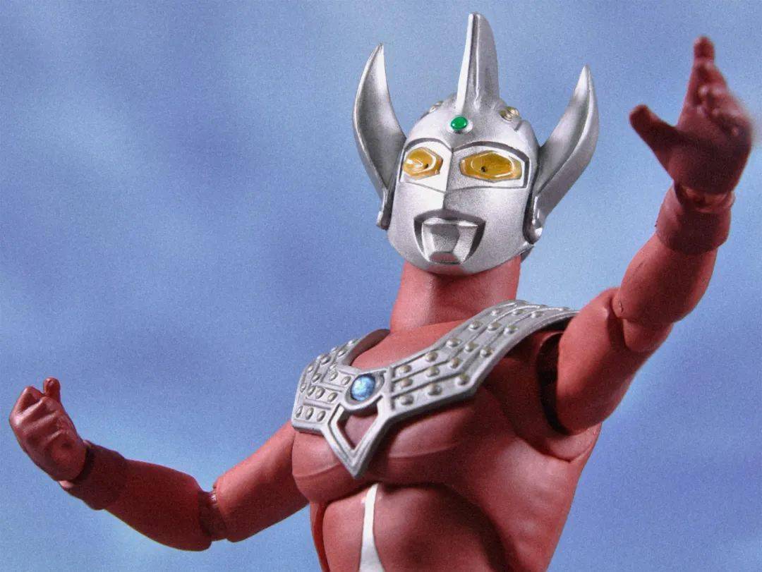 泰罗奥特曼拼图几块钱(泰罗奥特曼拼图几块钱一张)