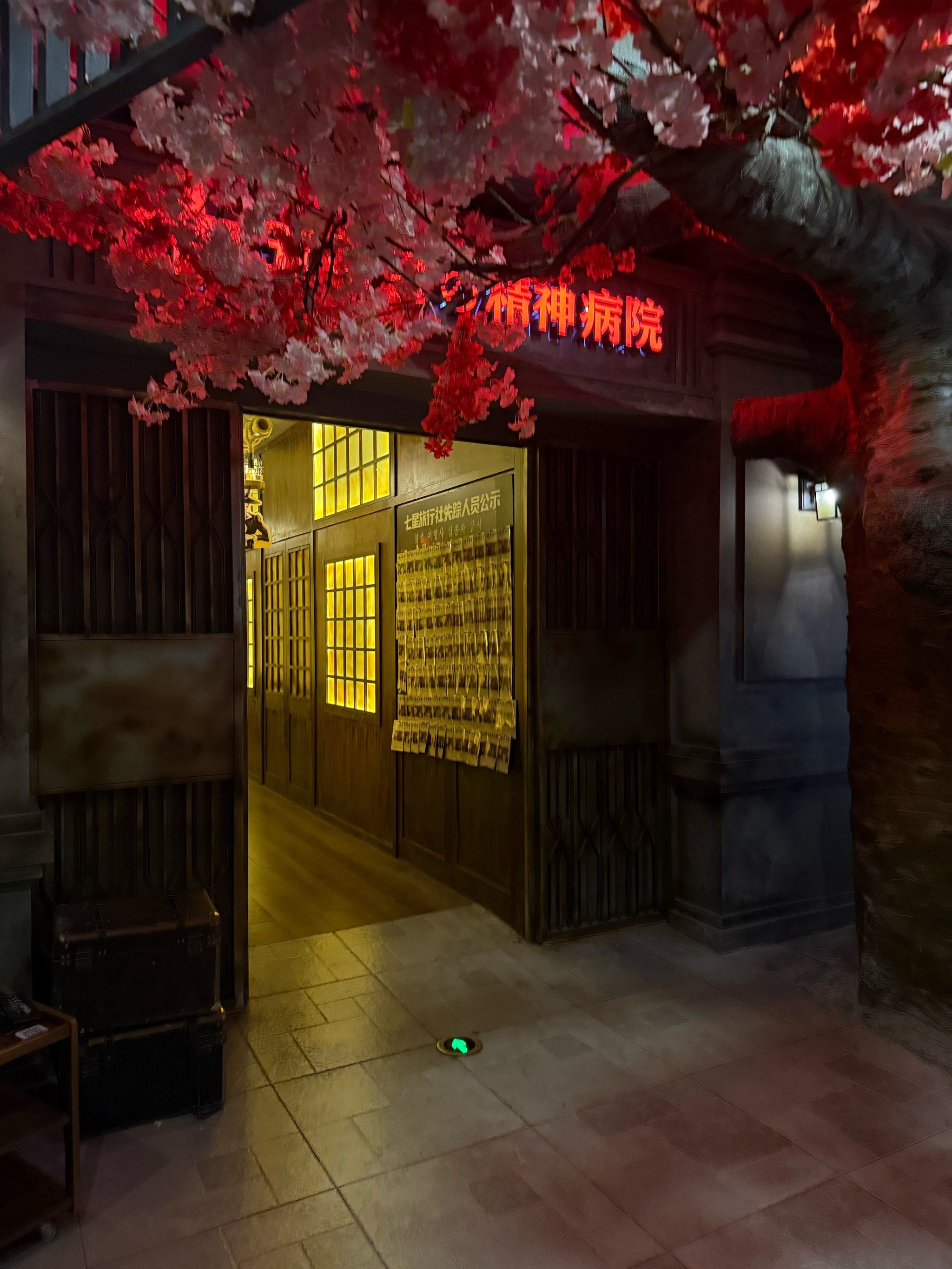 豪华房间的逃脱攻略(豪华酒店套房逃脱第1关)