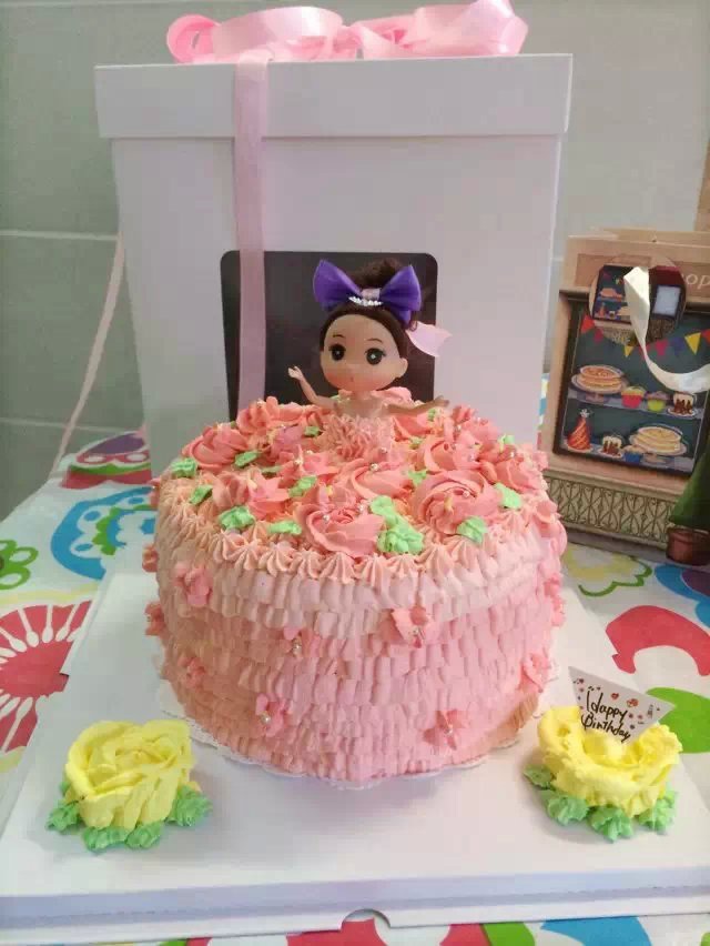 做芭比娃娃蛋糕攻略(芭比娃娃蛋糕制作过程)